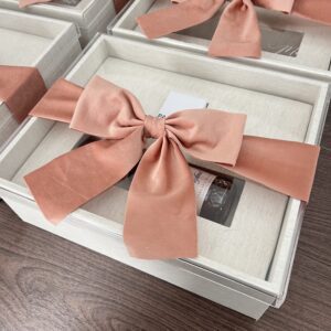 Caixa de Acrílico Tampa Baixa Personalizada para Madrinhas/Noivas - CX TB 002