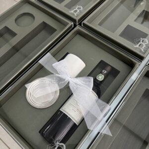 Caixa de Acrílico Tampa Baixa Personalizada para Madrinhas/Noivas - CX TB 005