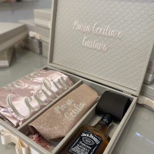 Caixa Personalizada Artesanal para Noivos/Padrinhos/Madrinhas - CX TD 037