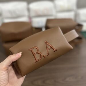 Necessaire Box Personalizada com Iniciais Bordadas TAMANHO M - NCBOX M 04
