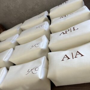 Necessaire Box Personalizada com Iniciais Bordadas TAMANHO MAY G – NCBOX MAY 19